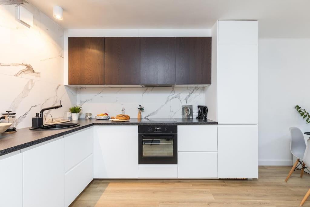 Superapart Jana Pawla Ii, Apt 302 Cozy Urban Retreat, Perfect For Couples Warschau Exterior foto