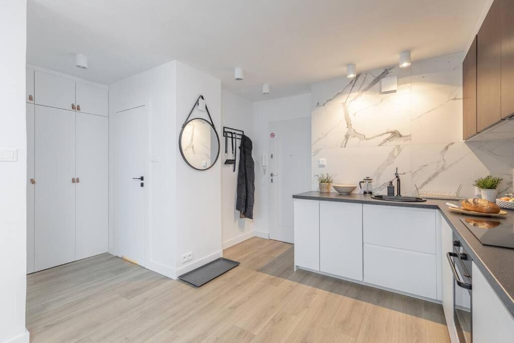 Superapart Jana Pawla Ii, Apt 302 Cozy Urban Retreat, Perfect For Couples Warschau Exterior foto